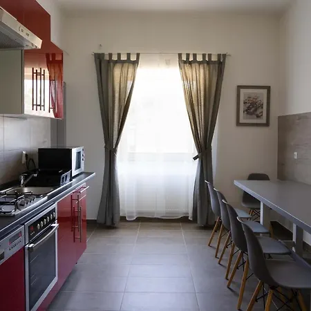 아파트 Kunfoglalas Apartmanhaz Kisujszallas