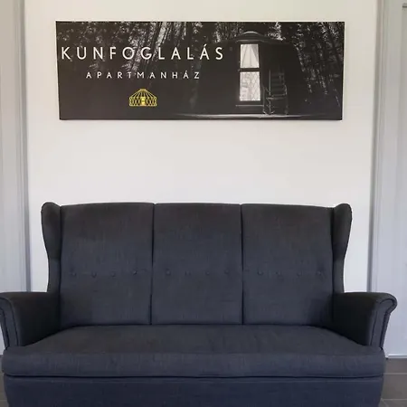 Kunfoglalas Apartmanhaz Apartament *