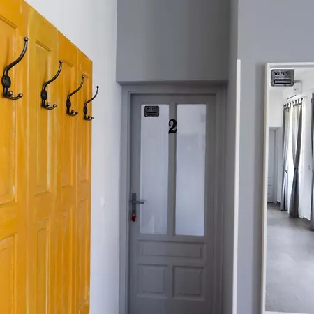 Kunfoglalas Apartmanhaz * Kisujszallas