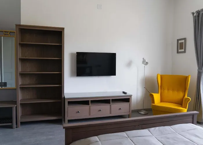 Kunfoglalas Apartmanhaz Apartament Kisujszallas