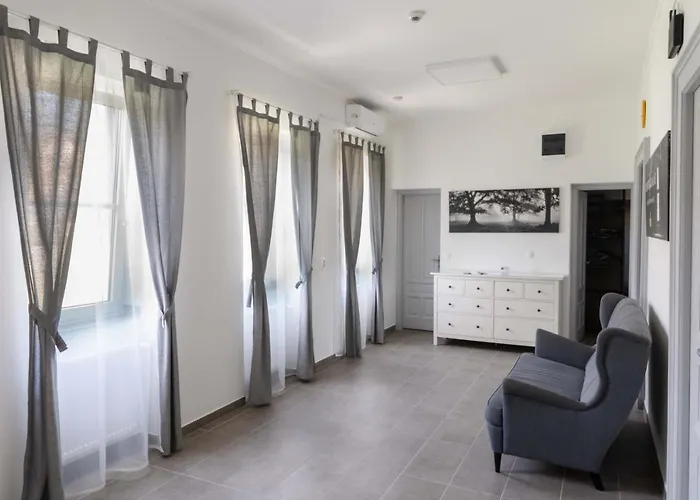 Kunfoglalas Apartmanhaz *