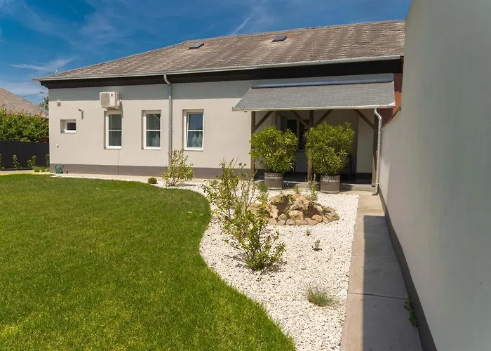 Kunfoglalas Apartmanhaz Apartament *