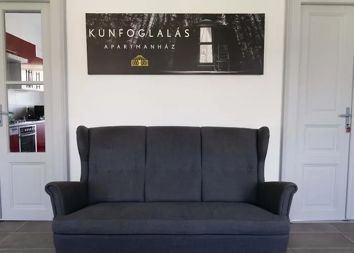Kunfoglalas Apartmanhaz Apartament *